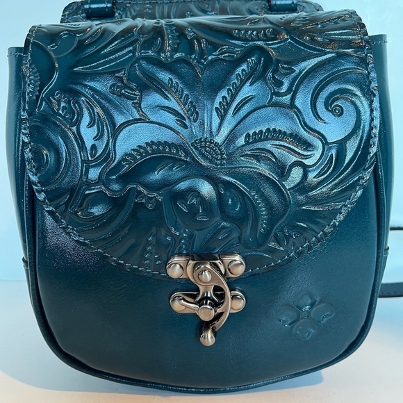 NWT Patricia Nash Leather Rocca Saddle Blue Coral Crossbody Bag - Picture 2 of 13